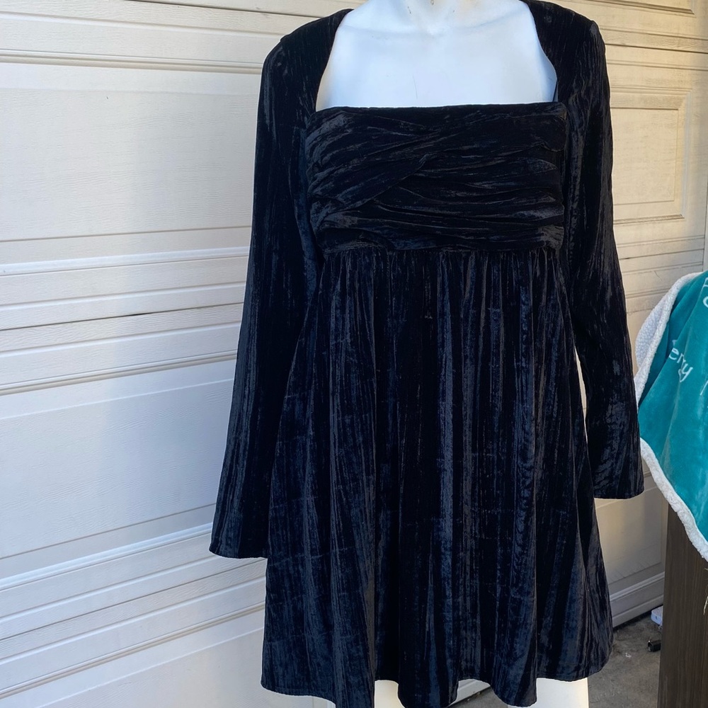 Ladies black velvet goth fashion sample babydoll dress classic beauty